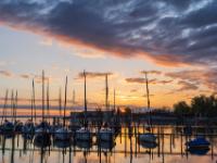 Sonnenaufgang hinter dem Medical Park Felden am Chiemsee